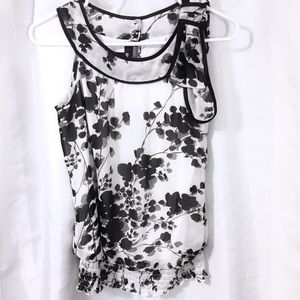 BCX Black and White Sleeveless Floral Blouse
